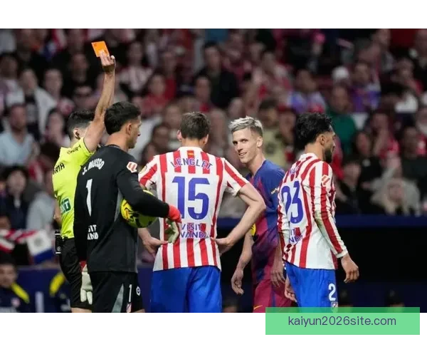 巴萨力克十人马竞七分领跑莱万绝杀拉什福德建功